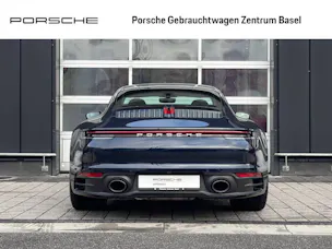 PORSCHE 911 Carrera 4