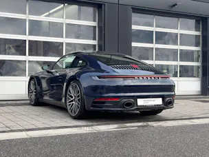 PORSCHE 911 Carrera 4