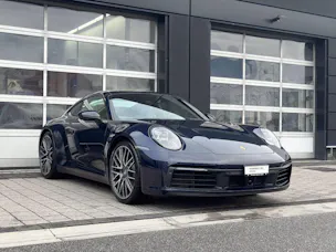 PORSCHE 911 Carrera 4