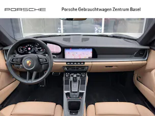 PORSCHE 911 Carrera 4