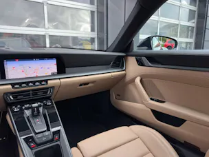 PORSCHE 911 Carrera 4