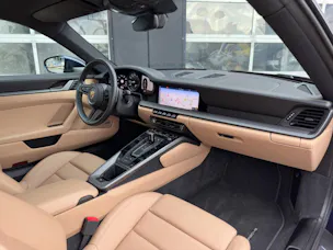 PORSCHE 911 Carrera 4