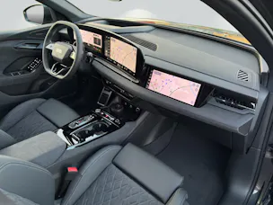 AUDI Q6 e-tron quattro