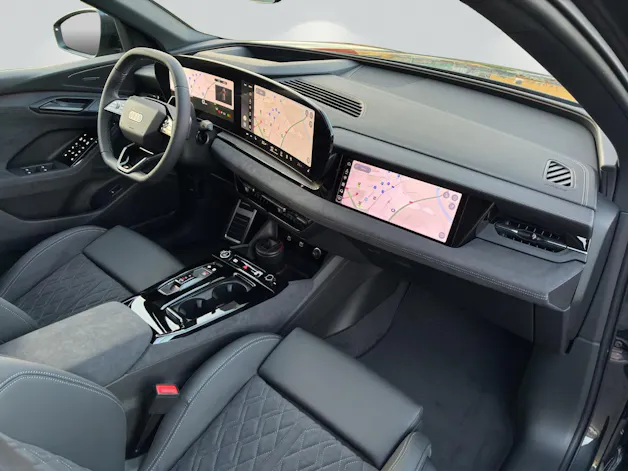 AUDI Q6 e-tron quattro