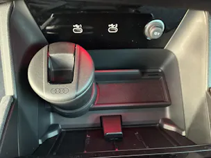 AUDI Q6 e-tron quattro