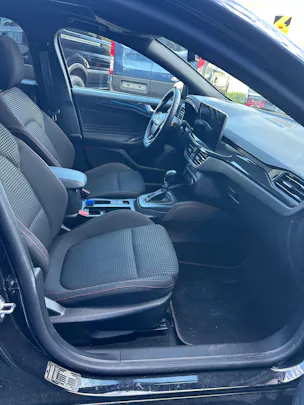FORD Focus 1.0i EcoB Hybrid 125 ST-Line X