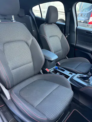FORD Focus 1.0i EcoB Hybrid 125 ST-Line X