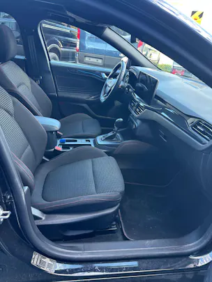FORD Focus 1.0i EcoB Hybrid 125 ST-Line X