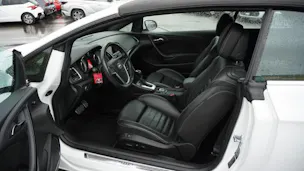 OPEL Cascada 1.6i Turbo Cosmo