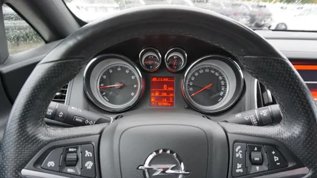 OPEL Cascada 1.6i Turbo Cosmo