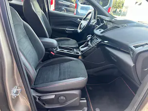 FORD Kuga 2.0 TDCi 150 ST-Line FPS