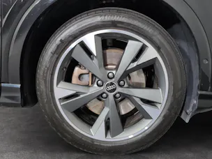 AUDI Q4 e-tron 45 quattro