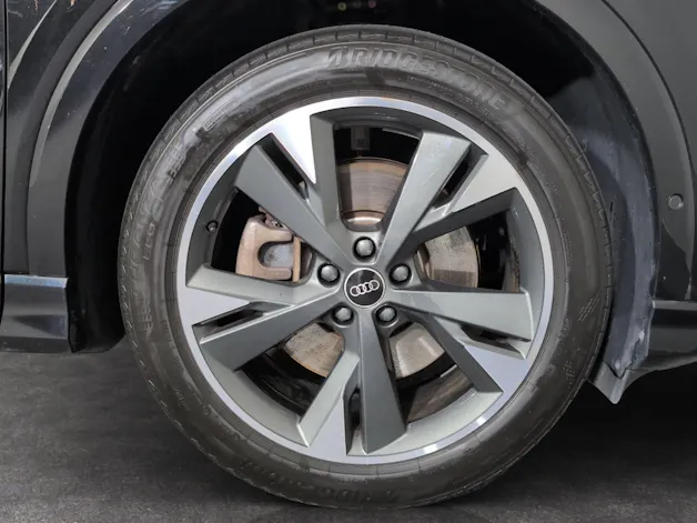 AUDI Q4 e-tron 45 quattro