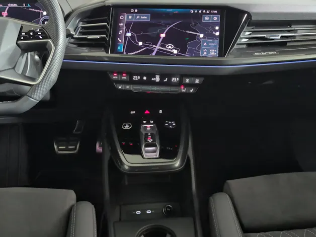 AUDI Q4 e-tron 45 quattro