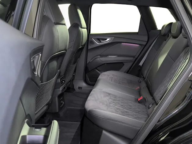 AUDI Q4 e-tron 45 quattro