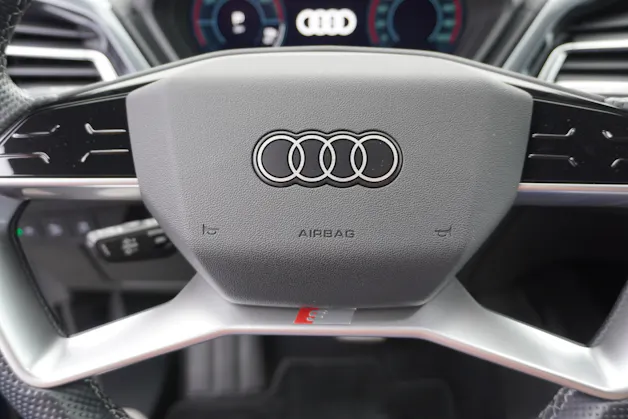 AUDI Q4 e-tron 50 quattro S-LINE!!!