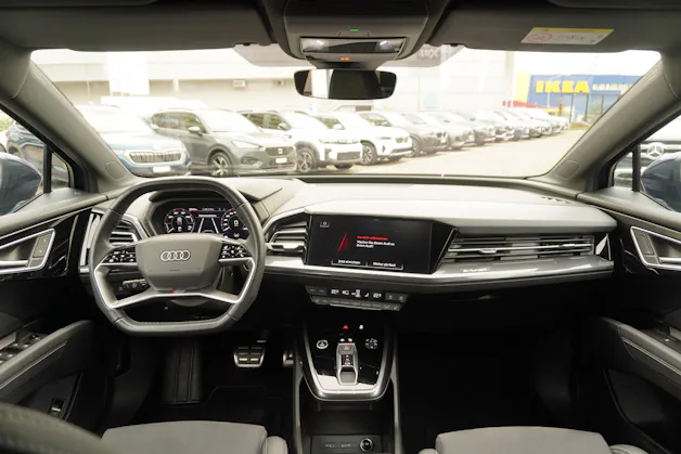 AUDI Q4 e-tron 50 quattro S-LINE!!!
