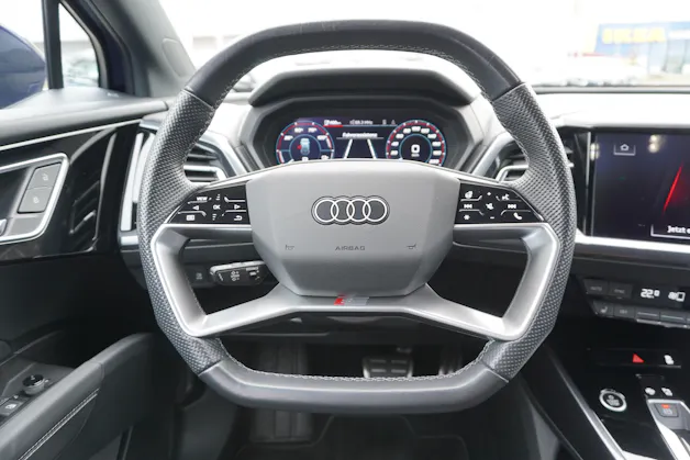 AUDI Q4 e-tron 50 quattro S-LINE!!!