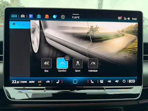 VW ID.7 TOURER PRO 286 PS *** ANHÄNGEKUPPLUNG & VIELES MEHR ***