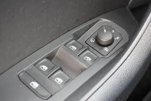 SKODA Kodiaq 2.0 TDI CR L&K 4x4 DSG 7-PLÄTZER!!!
