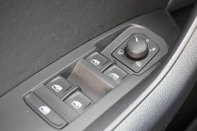 SKODA Kodiaq 2.0 TDI CR L&K 4x4 DSG 7-PLÄTZER!!!