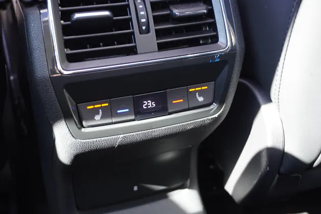 SKODA Kodiaq 2.0 TDI CR L&K 4x4 DSG 7-PLÄTZER!!!
