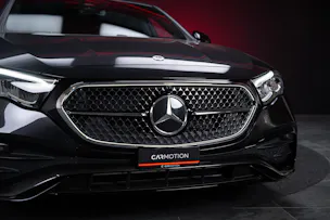MERCEDES-BENZ E 200 AMG Line / Hyperscreen / Rückfahrkamera / el.Sitze