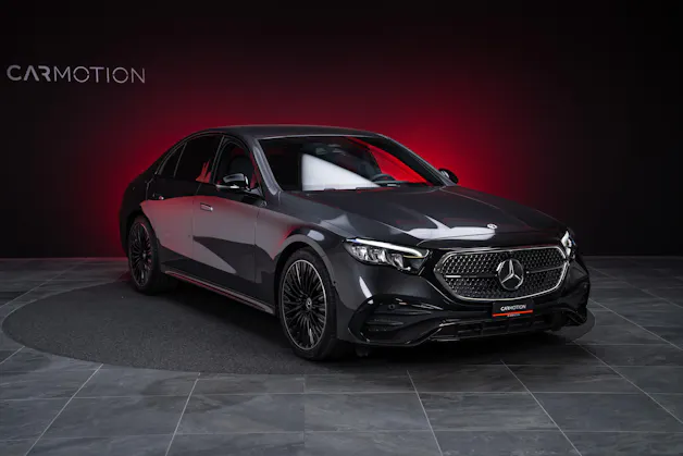 MERCEDES-BENZ E 200 AMG Line / Hyperscreen / Rückfahrkamera / el.Sitze
