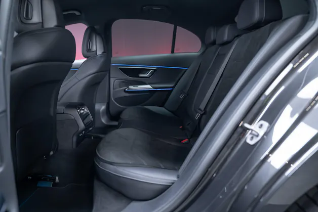 MERCEDES-BENZ E 200 AMG Line / Hyperscreen / Rückfahrkamera / el.Sitze
