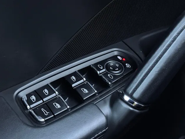 PORSCHE Cayenne Diesel *Rückfahrkamera*Sitzheizung vorne + hinten uvm.*