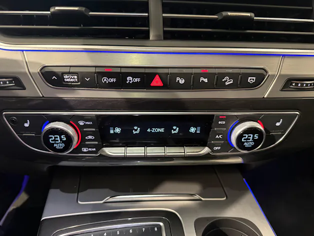 AUDI Q7 3.0 TDI quattro tiptronic S-line