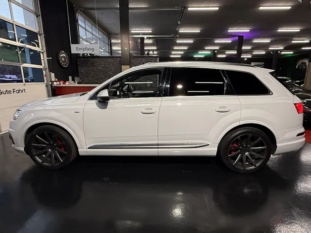 AUDI Q7 3.0 TDI quattro tiptronic S-line