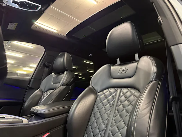 AUDI Q7 3.0 TDI quattro tiptronic S-line