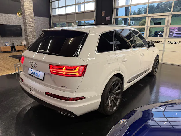 AUDI Q7 3.0 TDI quattro tiptronic S-line