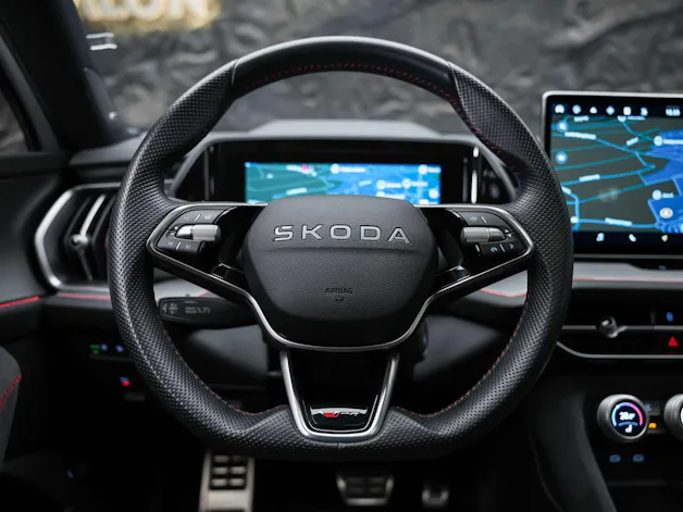 SKODA Kodiaq 2.0 TSI RS 4x4 *Head Up*Panorama*Standheizung*