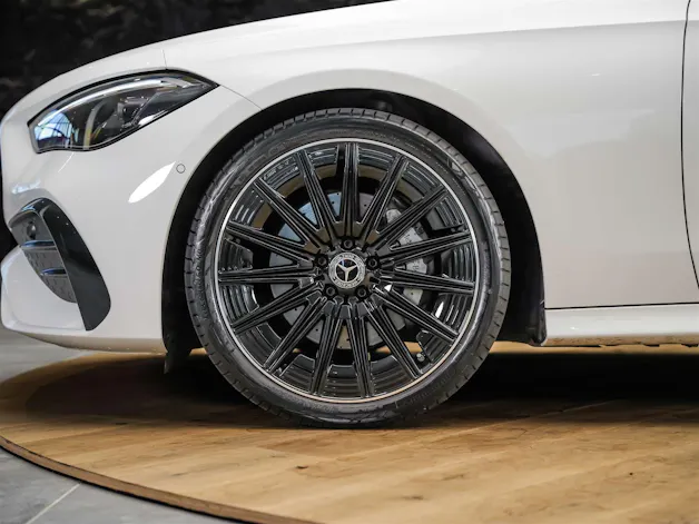MERCEDES-BENZ CLE 200 Coupé AMG Line 9G-Tronic *Werksgarantie*Panorama*Lenkradheizung*