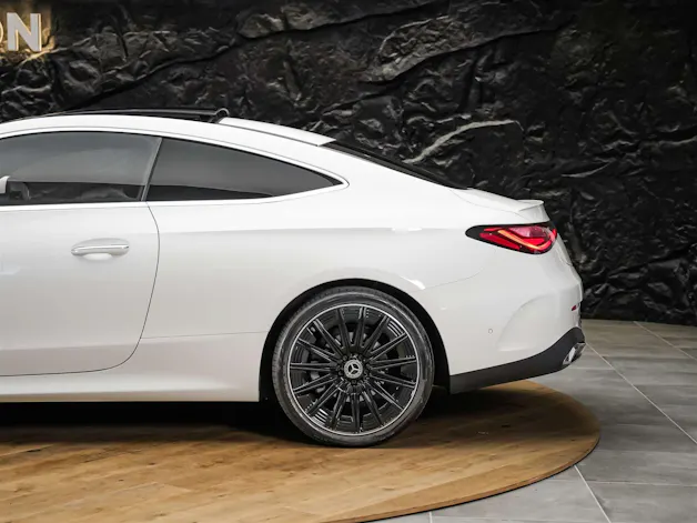 MERCEDES-BENZ CLE 200 Coupé AMG Line 9G-Tronic *Werksgarantie*Panorama*Lenkradheizung*