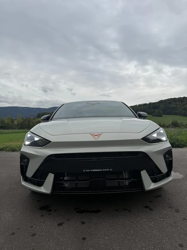 CUPRA E-HYBRID / PRIME EDITION - SERVICES GRATUITS 5 ANS / 100'000 KMS - LEASING 530.- / MOIS SANS APPORT