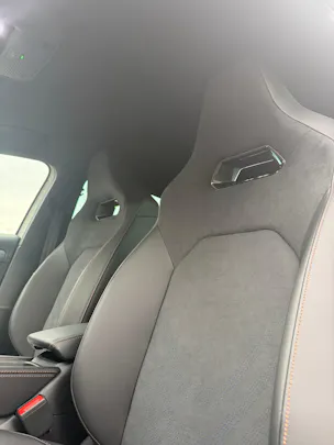 CUPRA E-HYBRID / PRIME EDITION - SERVICES GRATUITS 5 ANS / 100'000 KMS - LEASING 530.- / MOIS SANS APPORT
