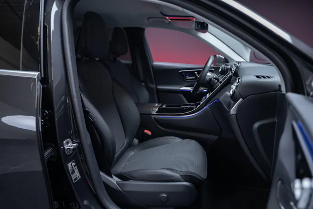 MERCEDES-BENZ GLC 200 Avantgarde 4matic / Rückfahrkamera / el.Sitze / Ambientebeleuchtung