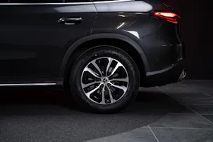 MERCEDES-BENZ GLC 200 Avantgarde 4matic / Rückfahrkamera / el.Sitze / Ambientebeleuchtung