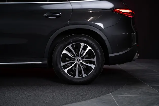 MERCEDES-BENZ GLC 200 Avantgarde 4matic / Rückfahrkamera / el.Sitze / Ambientebeleuchtung