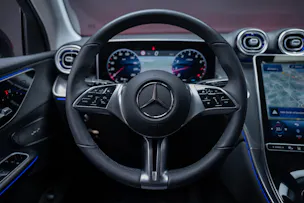 MERCEDES-BENZ GLC 200 Avantgarde 4matic / Rückfahrkamera / el.Sitze / Ambientebeleuchtung