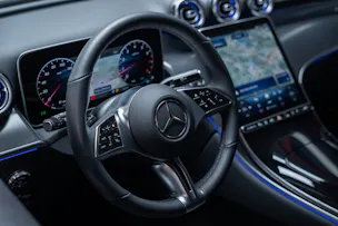 MERCEDES-BENZ GLC 200 Avantgarde 4matic / Rückfahrkamera / el.Sitze / Ambientebeleuchtung