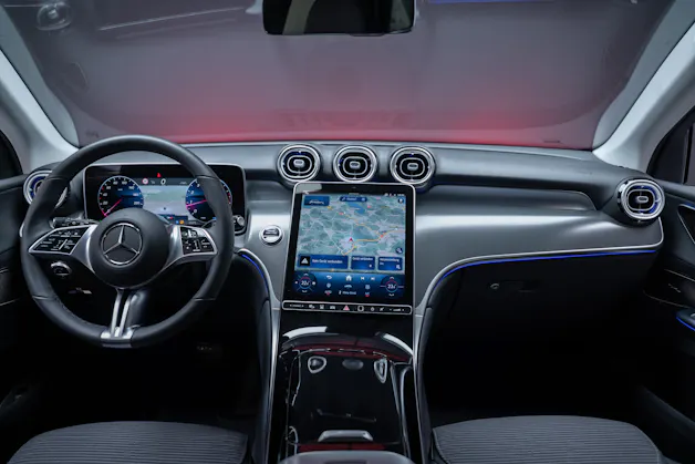 MERCEDES-BENZ GLC 200 Avantgarde 4matic / Rückfahrkamera / el.Sitze / Ambientebeleuchtung