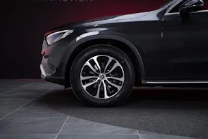 MERCEDES-BENZ GLC 200 Avantgarde 4matic / Rückfahrkamera / el.Sitze / Ambientebeleuchtung