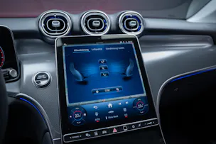 MERCEDES-BENZ GLC 200 Avantgarde 4matic / Rückfahrkamera / el.Sitze / Ambientebeleuchtung