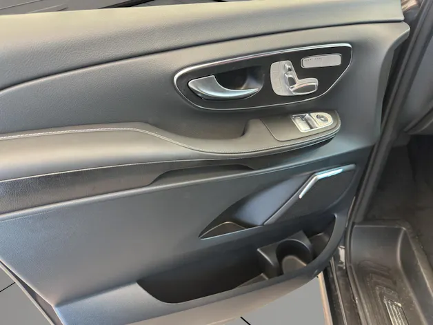 MERCEDES-BENZ V 300 d Exclusive L SWISS EDITION 4MATIC