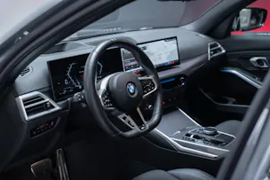 BMW 320d xDrive M Sport SAG / LCI / 360°Kamera / HeadUp / el.Sitze