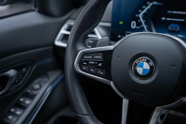 BMW 320d xDrive M Sport SAG / LCI / 360°Kamera / HeadUp / el.Sitze